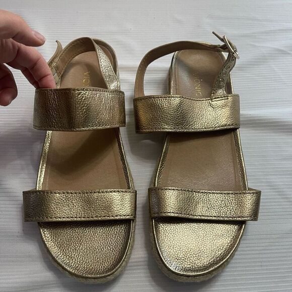 Vionic Gold Strappy Leather Sandals Size 11 - Picture 3 of 9